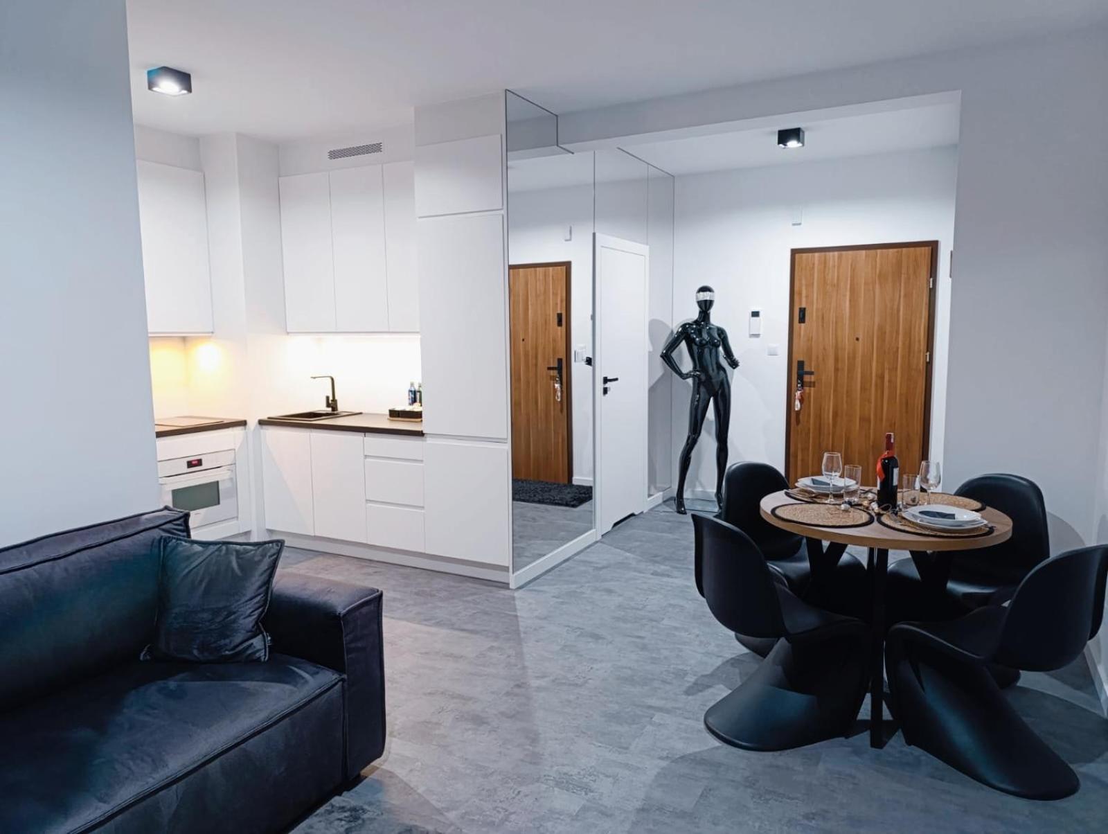 Apartament Sztuk Pieknych 10 Pila Ngoại thất bức ảnh